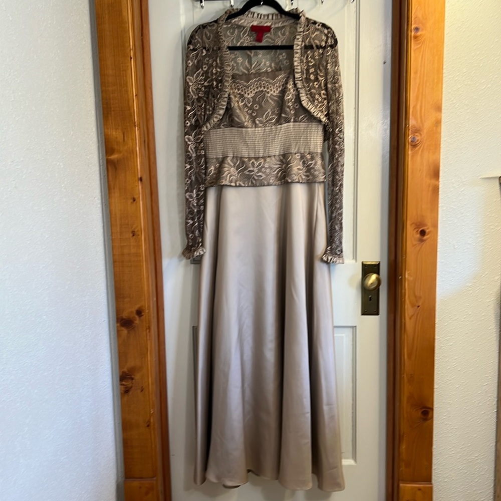 Elegant Taupe Lace Bodice Evening Dress with Bolero